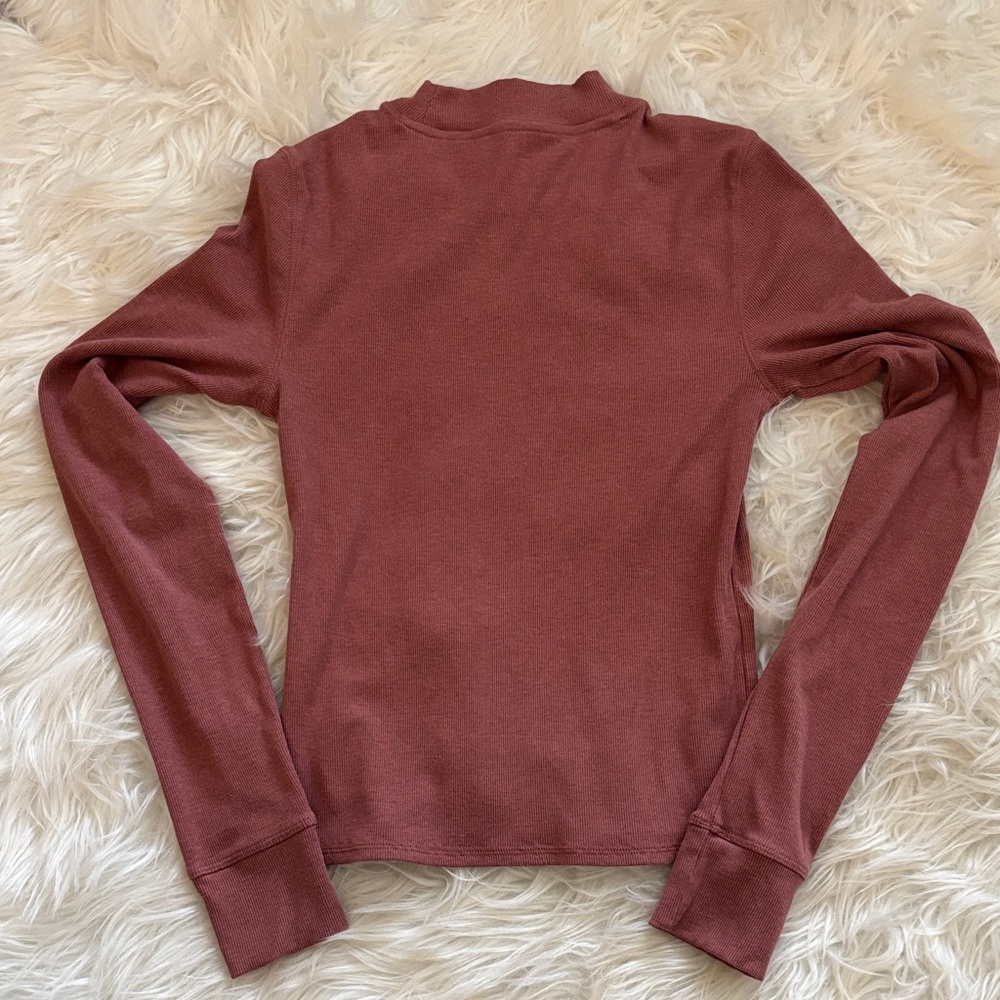 Vuori Mudra Long Sleeve Tee in Rosewood Heather size XS - Picture 3 of 6